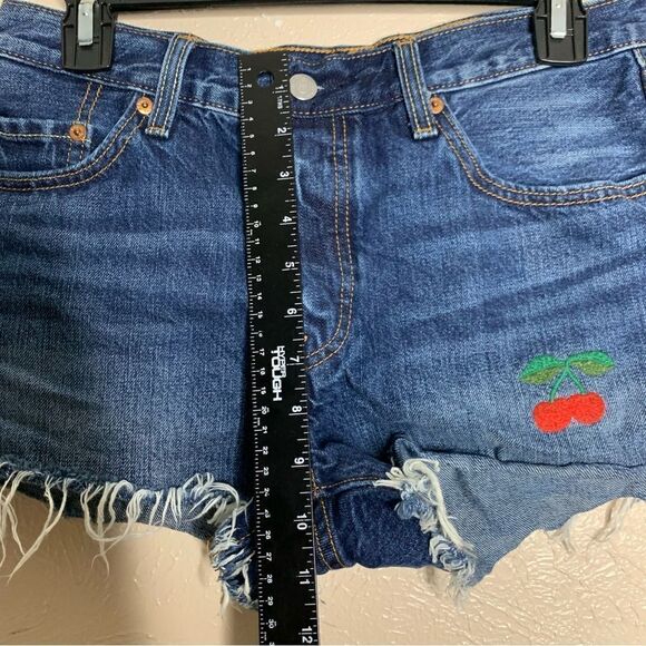 Levis 501 cut off shorts cherry blue - Picture 7 of 10